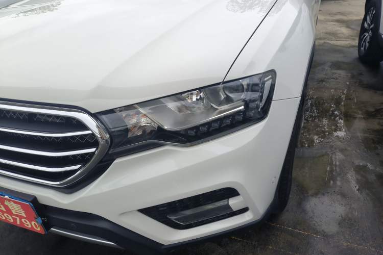 Used Haval H6 Coupe 2016 Blue Label 1.5T Automatic Two-Wheel Drive Elite Model Left Front Headlight