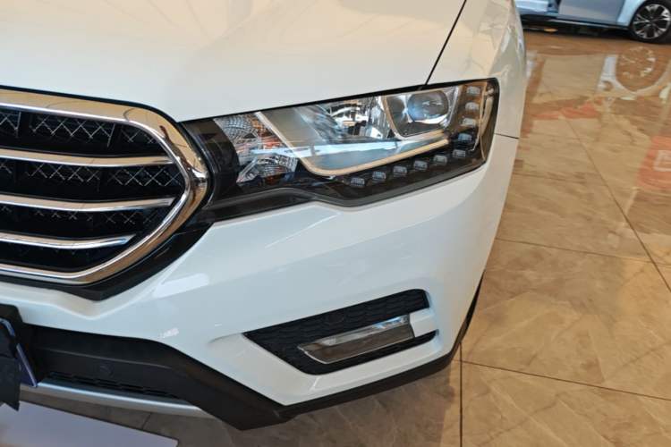 Used Haval H6 Coupe 2016 Blue Label 1.5T Automatic Two-Wheel Drive Elite Model Left Front Headlight