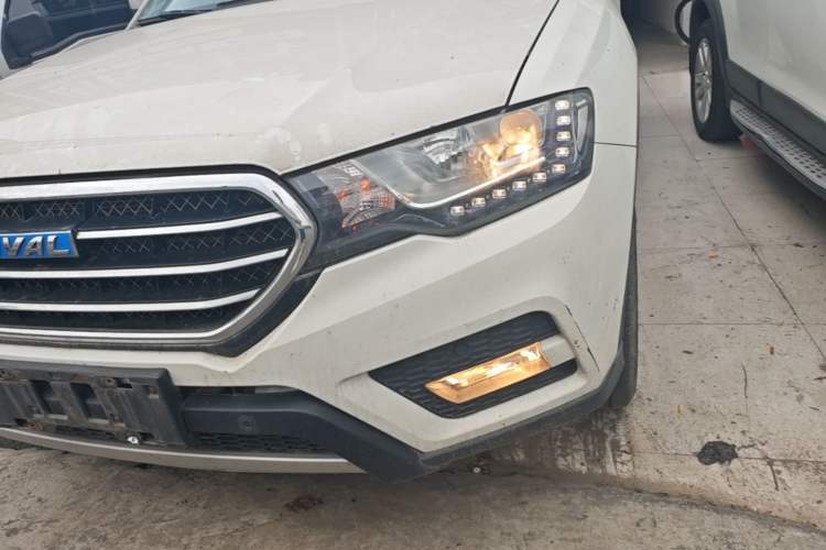 Used Haval H6 Coupe 2016 Blue Label 1.5T Automatic Two-Wheel Drive Elite Model Left Front Headlight