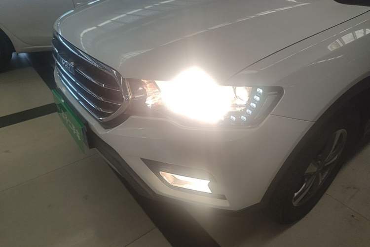 Used Haval H6 Coupe 2016 Blue Label 1.5T Automatic Two-Wheel Drive Urban Model Left Front Headlight