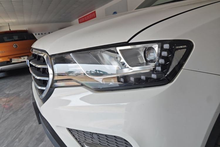 Used Haval H6 Coupe 2016 Blue Label 1.5T Automatic Two-Wheel Drive Urban Model Left Front Headlight