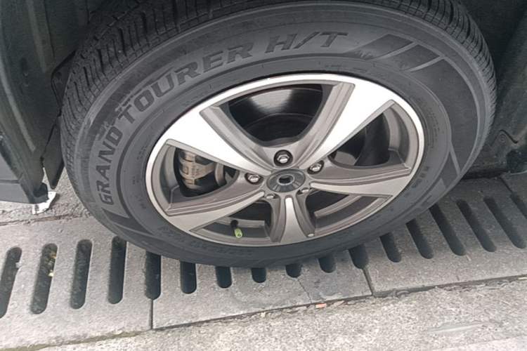 Used Haval H6 Coupe 2016 Blue Label 1.5T Automatic Two-Wheel Drive Elite Model Left Front Wheel Hub