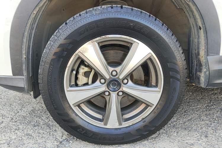 Used Haval H6 Coupe 2016 Blue Label 1.5T Automatic Two-Wheel Drive Elite Model Left Front Wheel Hub
