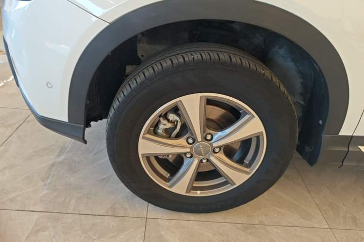 Used Haval H6 Coupe 2016 Blue Label 1.5T Automatic Two-Wheel Drive Elite Model Left Front Wheel Hub