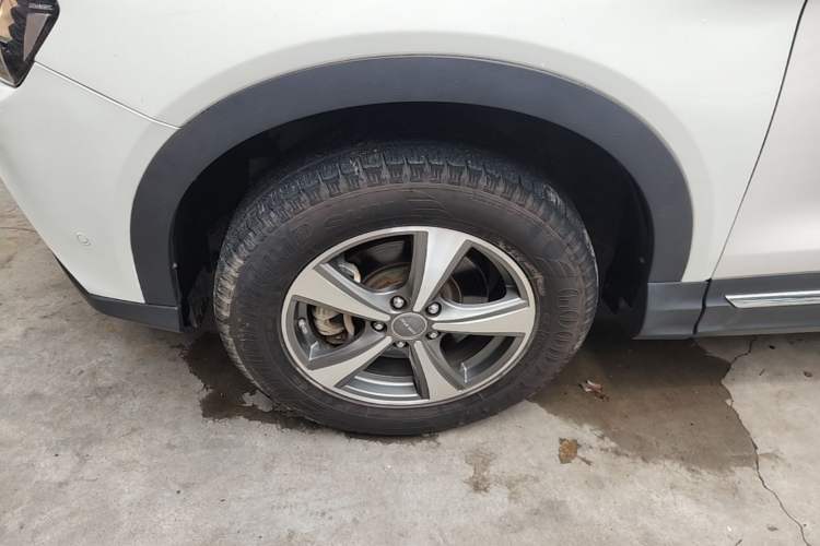 Used Haval H6 Coupe 2016 Blue Label 1.5T Manual Two-Wheel Drive Elite Model Left Front Wheel Hub