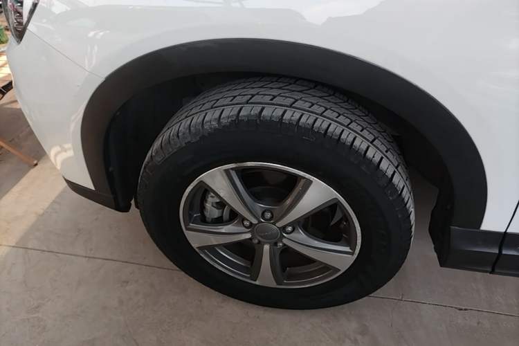 Used Haval H6 Coupe 2016 Blue Label 1.5T Automatic Two-Wheel Drive Elite Model Left Front Wheel Hub