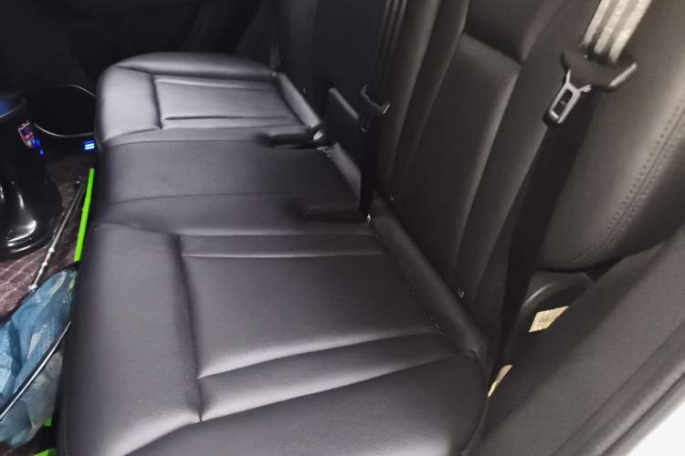 Used Haval H6 Coupe 2016 Blue Label 1.5T Automatic Two-Wheel Drive Elite Model Left Rear Seat