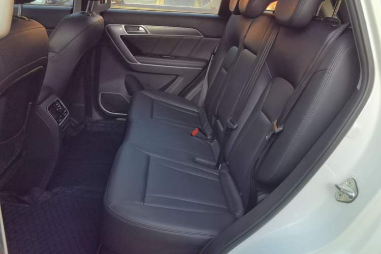 Used Haval H6 Coupe 2016 Blue Label 1.5T Automatic Two-Wheel Drive Urban Model Left Rear Seat