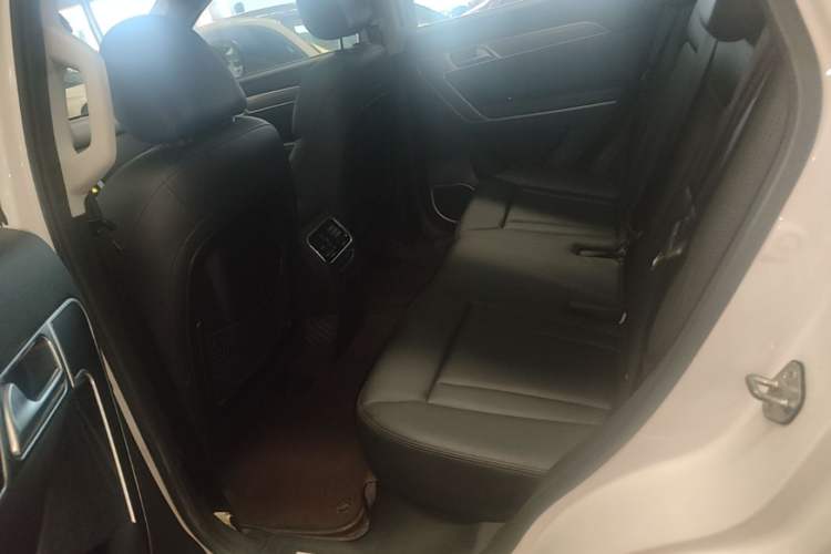 Used Haval H6 Coupe 2016 Blue Label 1.5T Automatic Two-Wheel Drive Urban Model Left Rear Seat