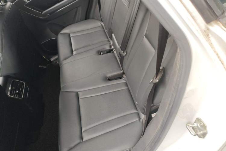 Used Haval H6 Coupe 2016 Blue Label 1.5T Automatic Two-Wheel Drive Urban Model Left Rear Seat