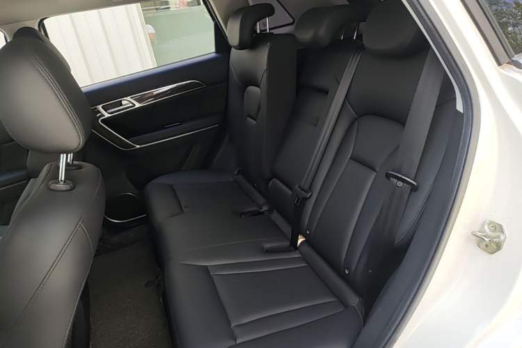 Used Haval H6 Coupe 2016 Blue Label 1.5T Automatic Two-Wheel Drive Urban Model Left Rear Seat