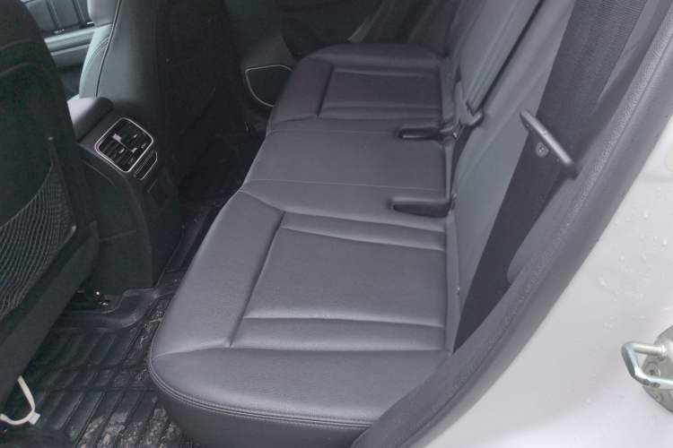 Used Haval H6 Coupe 2016 Blue Label 1.5T Automatic Two-Wheel Drive Urban Model Left Rear Seat