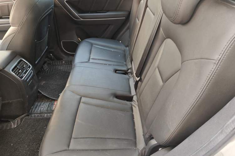 Used Haval H6 Coupe 2016 Blue Label 1.5T Automatic Two-Wheel Drive Elite Model Left Rear Seat