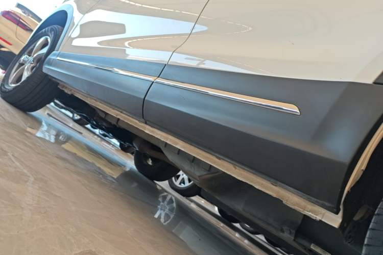 Used Haval H6 Coupe 2016 Blue Label 1.5T Automatic Two-Wheel Drive Elite Model Left Side Sill