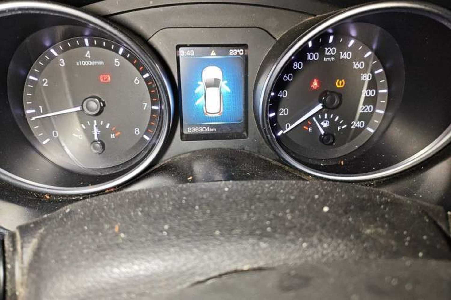Used Haval H6 Coupe 2016 Blue Label 1.5T Manual Two-Wheel Drive Urban Model Odometer Close Up