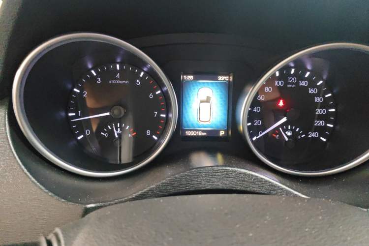 Used Haval H6 Coupe 2016 Blue Label 1.5T Automatic Two-Wheel Drive Urban Model Odometer Close Up