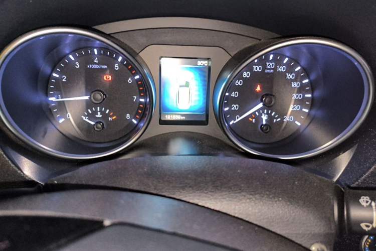 Used Haval H6 Coupe 2016 Blue Label 1.5T Manual Two-Wheel Drive Urban Model Odometer Close Up