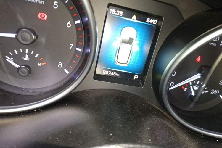 Used Haval H6 Coupe 2016 Blue Label 1.5T Automatic Two-Wheel Drive Urban Model Odometer Close Up