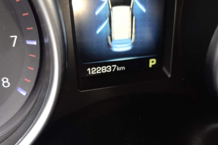 Used Haval H6 Coupe 2016 Blue Label 1.5T Automatic Two-Wheel Drive Urban Model Odometer Close Up