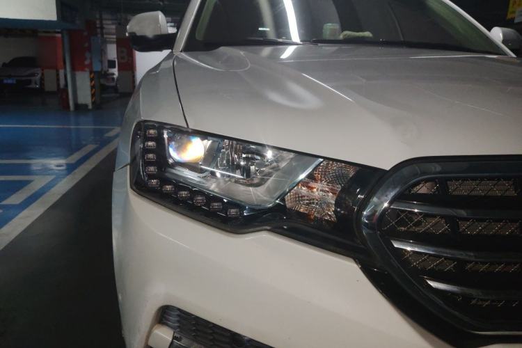 Used Haval H6 Coupe 2016 Blue Label 1.5T Automatic Two-Wheel Drive Elite Model Right Front Headlight