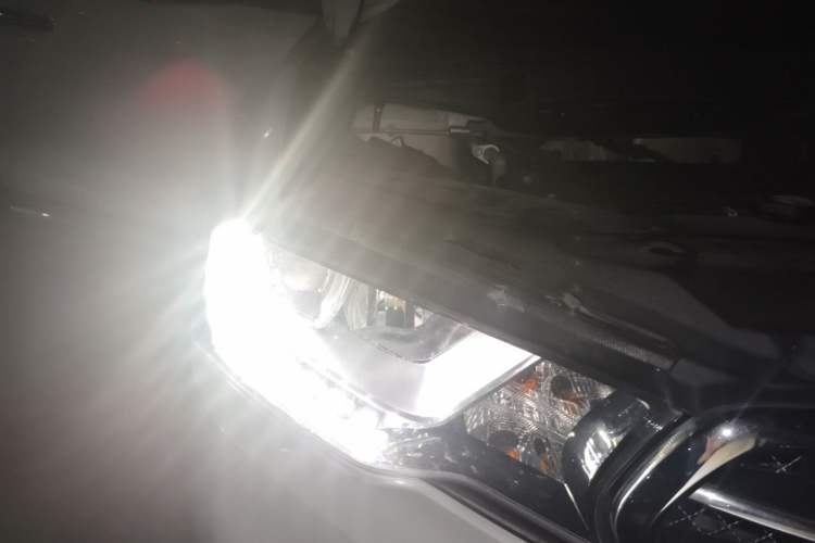 Used Haval H6 Coupe 2016 Blue Label 1.5T Automatic Two-Wheel Drive Elite Model Right Front Headlight