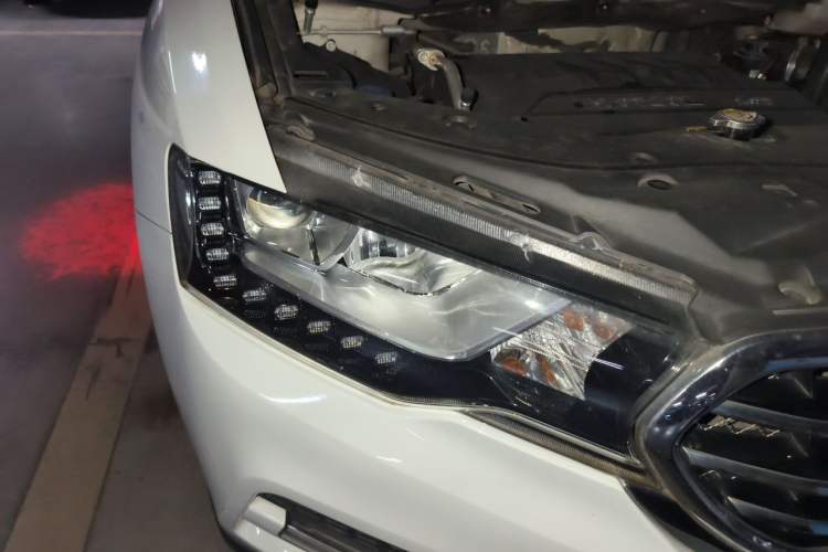 Used Haval H6 Coupe 2016 Blue Label 1.5T Automatic Two-Wheel Drive Urban Model Right Front Headlight
