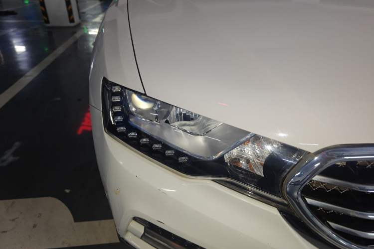 Used Haval H6 Coupe 2016 Blue Label 1.5T Automatic Two-Wheel Drive Elite Model Right Front Headlight