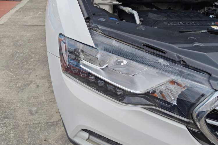 Used Haval H6 Coupe 2016 Blue Label 1.5T Automatic Two-Wheel Drive Urban Model Right Front Headlight