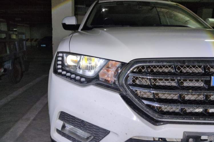 Used Haval H6 Coupe 2016 Blue Label 1.5T Manual Two-Wheel Drive Elite Model Right Front Headlight