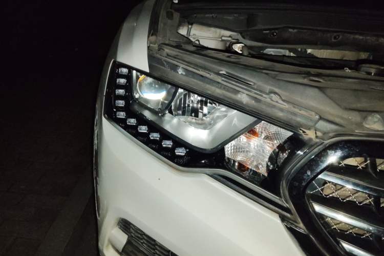 Used Haval H6 Coupe 2016 Blue Label 1.5T Automatic Two-Wheel Drive Elite Model Right Front Headlight