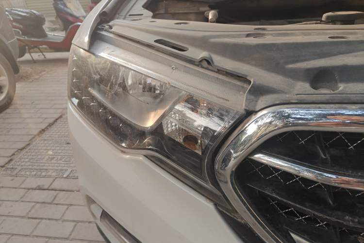 Used Haval H6 Coupe 2016 Blue Label 1.5T Automatic Two-Wheel Drive Urban Model Right Front Headlight