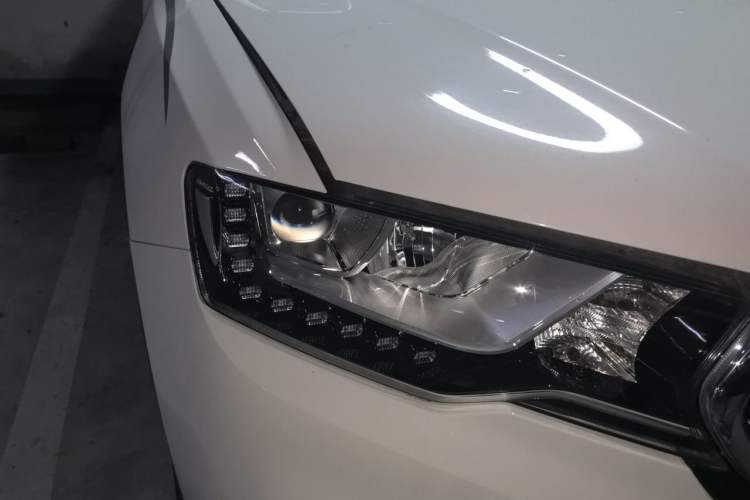 Used Haval H6 Coupe 2016 Blue Label 1.5T Automatic Two-Wheel Drive Urban Model Right Front Headlight