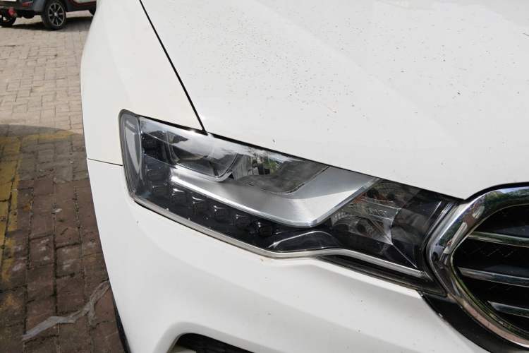 Used Haval H6 Coupe 2016 Blue Label 1.5T Automatic Two-Wheel Drive Urban Model Right Front Headlight