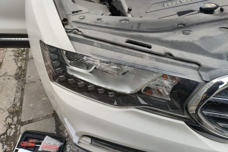 Used Haval H6 Coupe 2016 Blue Label 1.5T Manual Two-Wheel Drive Urban Model Right Front Headlight