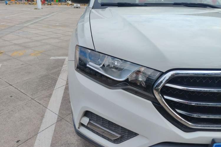Used Haval H6 Coupe 2016 Blue Label 1.5T Automatic Two-Wheel Drive Urban Model Right Front Headlight