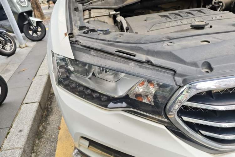 Used Haval H6 Coupe 2016 Blue Label 1.5T Automatic Two-Wheel Drive Urban Model Right Front Headlight