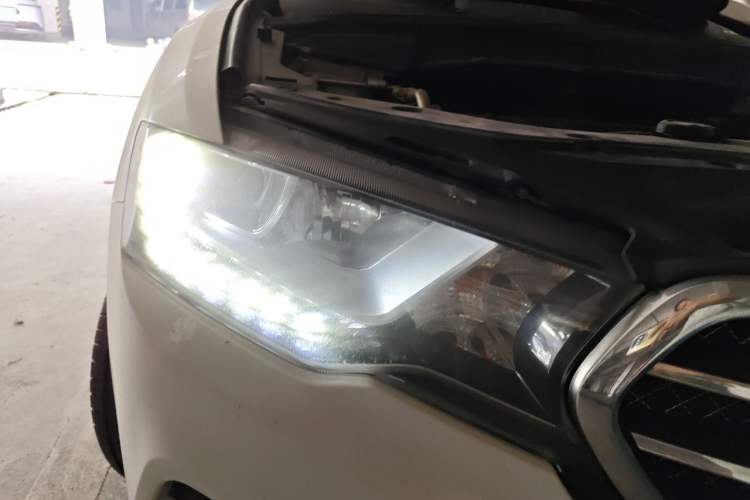 Used Haval H6 Coupe 2016 Blue Label 1.5T Automatic Two-Wheel Drive Urban Model Right Front Headlight