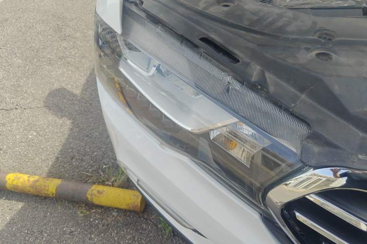 Used Haval H6 Coupe 2016 Blue Label 1.5T Automatic Two-Wheel Drive Elite Model Right Front Headlight