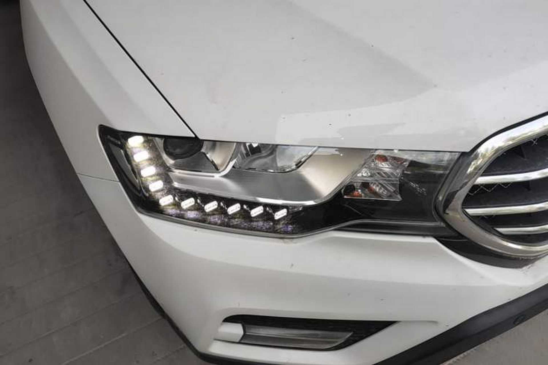 Used Haval H6 Coupe 2016 Blue Label 1.5T Automatic Two-Wheel Drive Elite Model Right Front Headlight