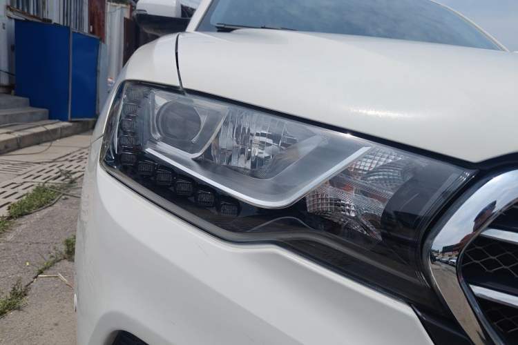 Used Haval H6 Coupe 2016 Blue Label 1.5T Automatic Two-Wheel Drive Elite Model Right Front Headlight