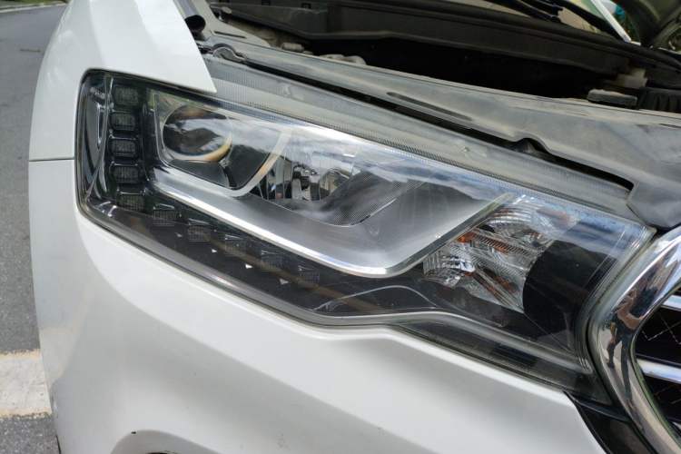 Used Haval H6 Coupe 2016 Blue Label 1.5T Automatic Two-Wheel Drive Elite Model Right Front Headlight