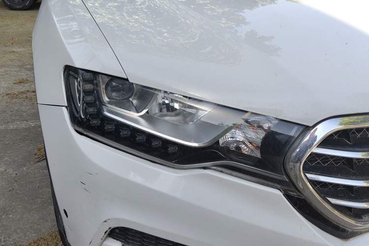 Used Haval H6 Coupe 2016 Blue Label 1.5T Manual Two-Wheel Drive Elite Model Right Front Headlight