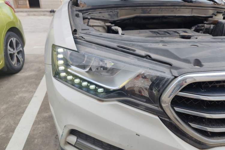 Used Haval H6 Coupe 2016 Blue Label 1.5T Manual Two-Wheel Drive Urban Model Right Front Headlight