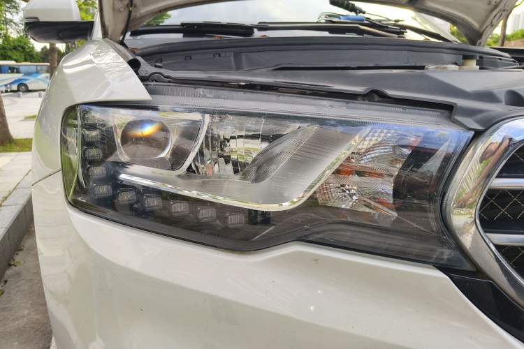 Used Haval H6 Coupe 2016 Blue Label 1.5T Automatic Two-Wheel Drive Elite Model Right Front Headlight