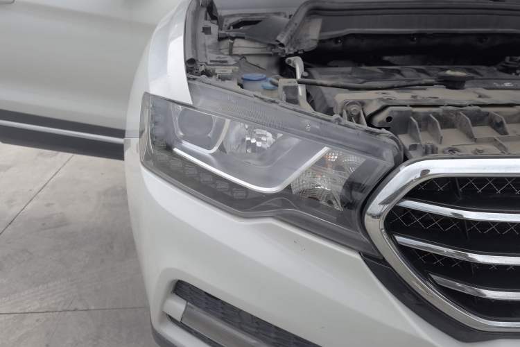 Used Haval H6 Coupe 2016 Blue Label 1.5T Automatic Two-Wheel Drive Urban Model Right Front Headlight