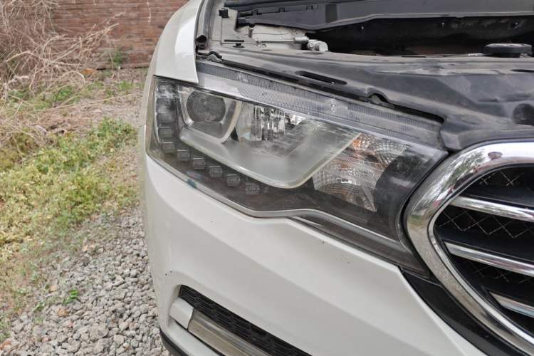 Used Haval H6 Coupe 2016 Blue Label 1.5T Automatic Two-Wheel Drive Urban Model Right Front Headlight