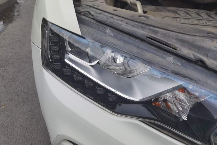 Used Haval H6 Coupe 2016 Blue Label 1.5T Automatic Two-Wheel Drive Elite Model Right Front Headlight