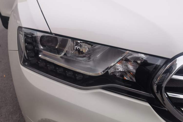 Used Haval H6 Coupe 2016 Blue Label 1.5T Automatic Two-Wheel Drive Elite Model Right Front Headlight