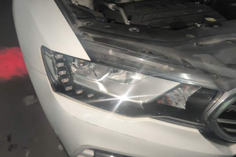 Used Haval H6 Coupe 2016 Blue Label 1.5T Automatic Two-Wheel Drive Urban Model Right Front Headlight