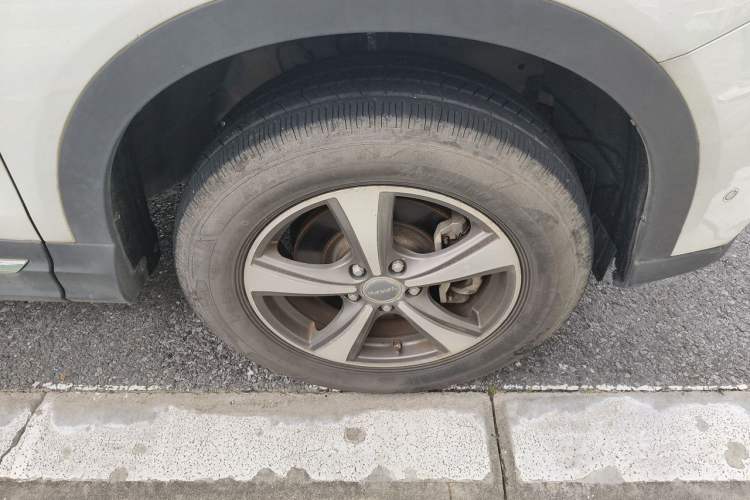 Used Haval H6 Coupe 2016 Blue Label 1.5T Automatic Two-Wheel Drive Elite Model Right Front Wheel Hub